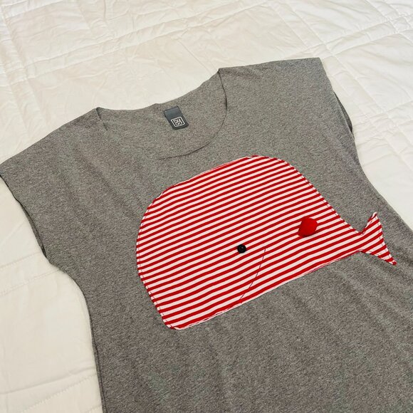 *Cute* Whale Shirt - Women's M - Like New - Picture 3 of 4